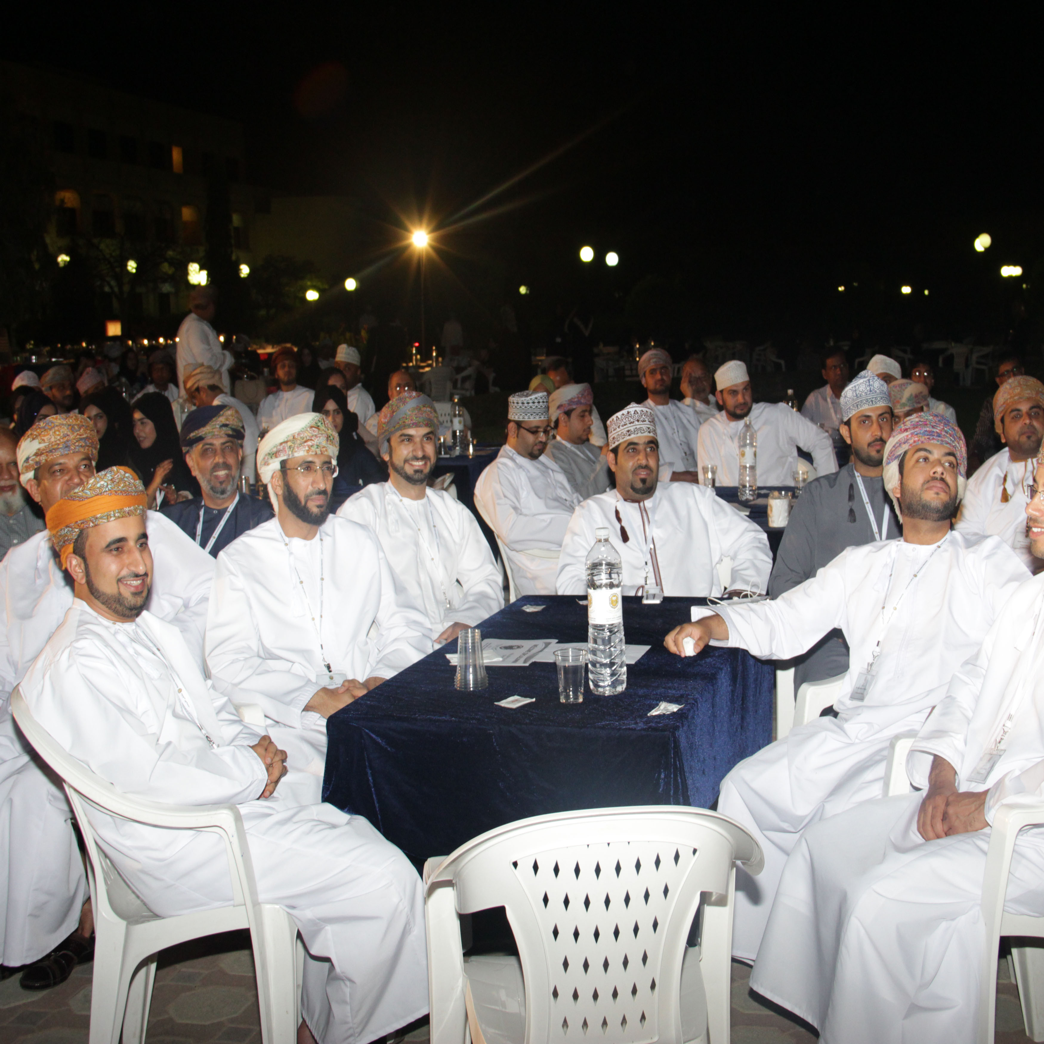 الخريجين